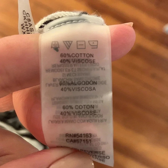 Calvin Klein Sweater - Picture 9 of 9